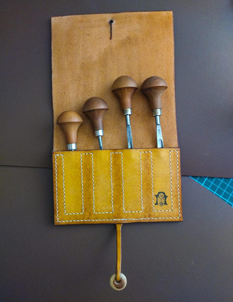 L'échoppe de Galan  etui gouge cuir fait main